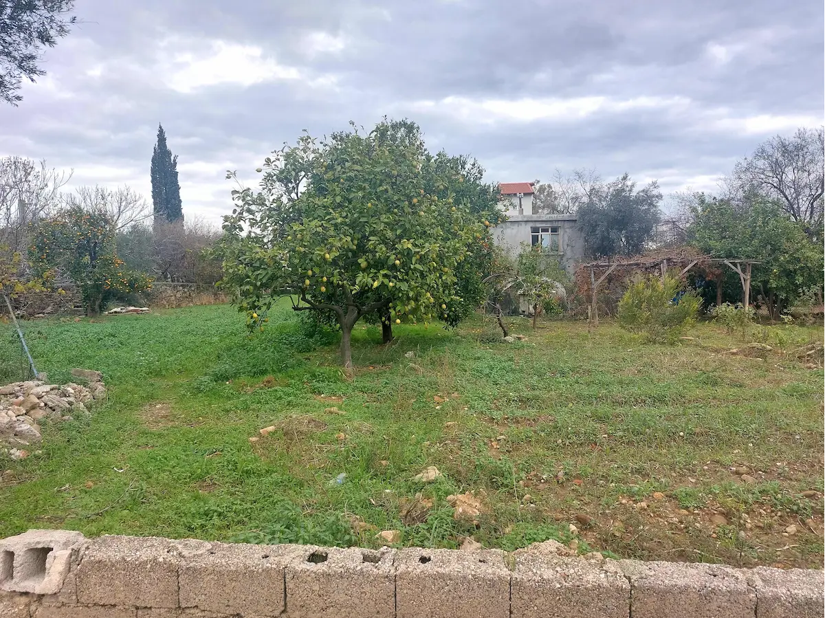 ÇELTİKÇİ DE 1064 M2  SATILIK ARSA