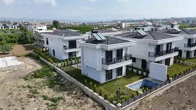 EVRENSEKİ DENİZ TARAFINDA SATILIK MÜSTAKİL VİLLA