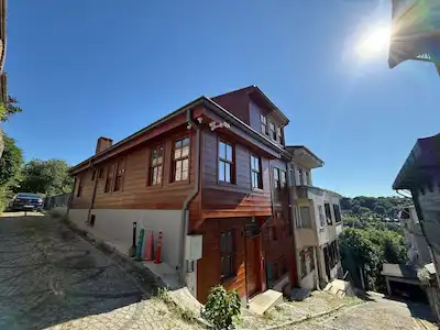 ÜSKÜDAR BEYLERBEYİ KİRALIK 350 M2 TARİHİ KÖŞK