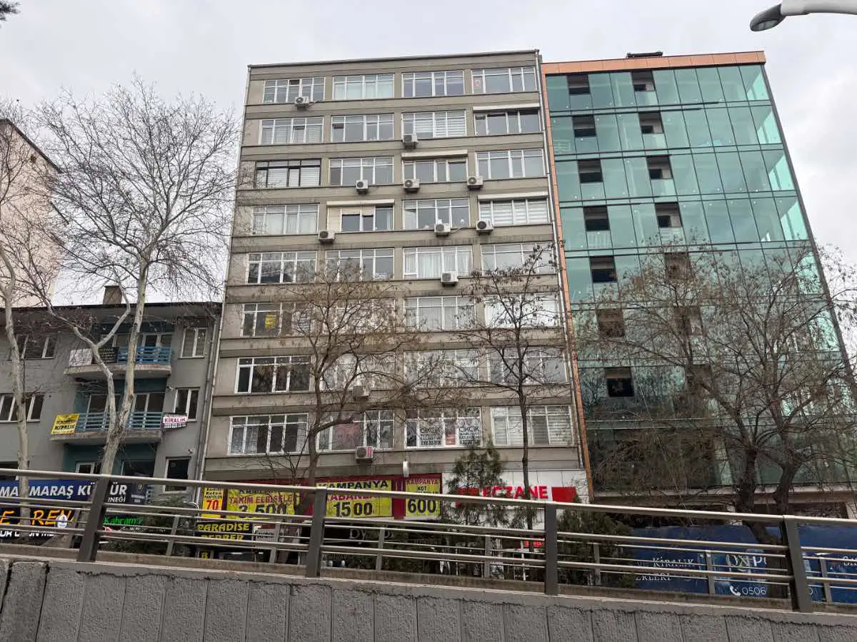 KIZILAY'DA MITHATPAŞA CADDESİ ÜZERİNDE MANZARALI YAPILI OFİS