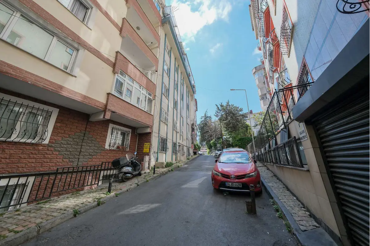 MECİDİYEKÖY GÜVENEVLER'DE SATILIK 2,5+1 MANZARALI FERAH DAİRE