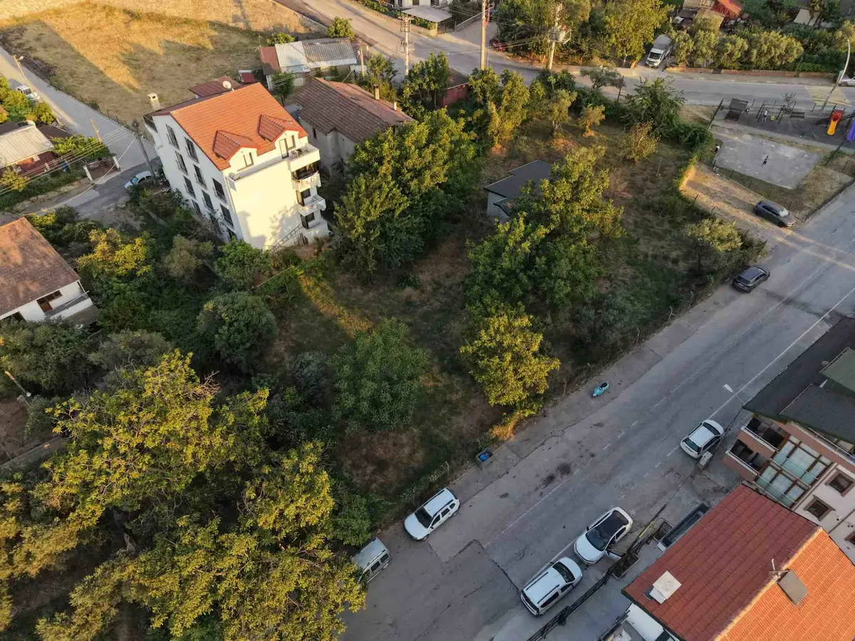 ULAŞLI'DA SATILIK DENIZ MANZARALI KONUT İMARLI ARSA