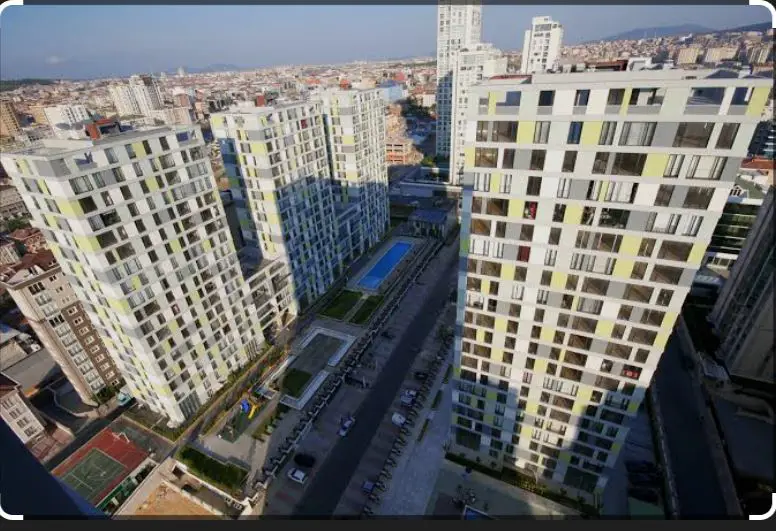 REMAX OSMAN KAYA SARISSA SITESI 1+1 K.4 HAVUZ MANZARALI 49M2