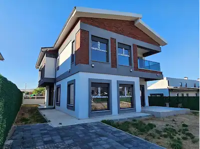 REMAX MOD'DAN SIFIR MÜSTAKİL BAHÇELİ İSKANLI 5+1 VİLLA