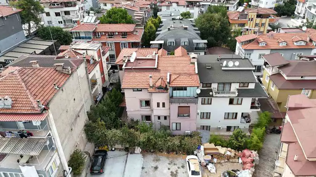 REMAX MODEL DEN KAMPÜS BÖLGESİNDE YÜKSEK KİRA GETİRİLİ SATILIK APART BİNASI