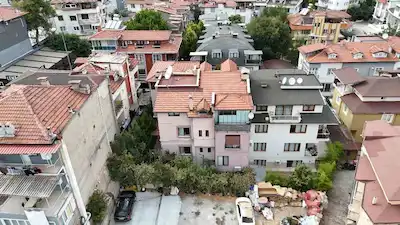 REMAX MODEL DEN KAMPÜS BÖLGESİNDE YÜKSEK KİRA GETİRİLİ SATILIK APART BİNASI