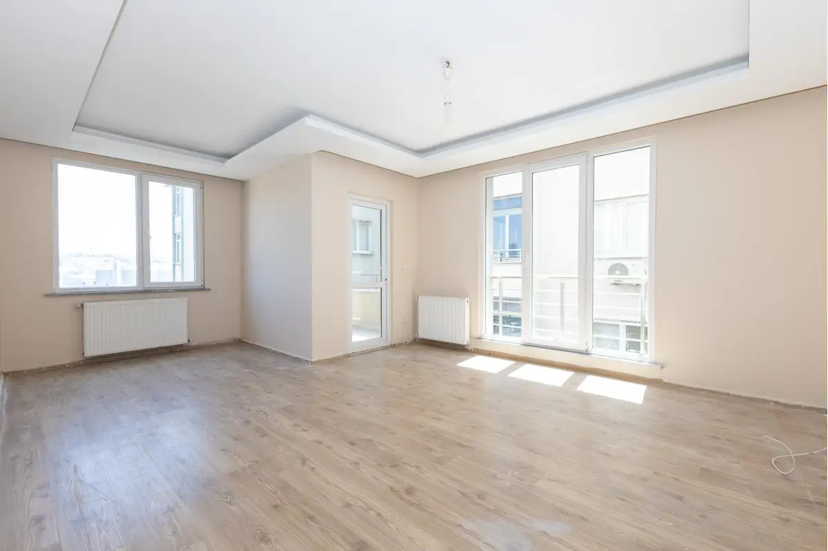 BEYLİKDÜZÜ YAKUPLU'DA GENİŞ-KULLANIŞLI-FERAH 2+1 KİRALIK DAİRE