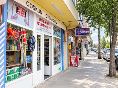  ARDAHAN MERKEZ ATATÜRK CADDESİ’NDE SATILIK KOMPLE BİNA