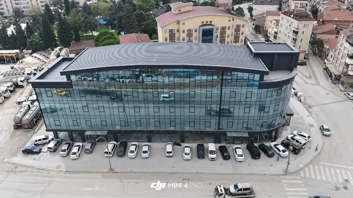 KOCAELİ DERİNCE ÇENESUYU KİRALIK 810 M2 PLAZA KATI