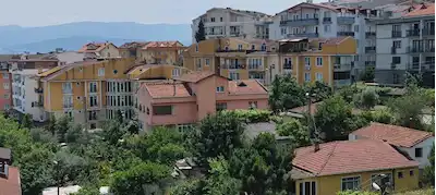 RE/MAX EFFECT 'TEN İZMİT ŞİRİNTEPE (PLAJYOLU) MEVKİİNDE BAKIMLI 3+1 DAIRE
