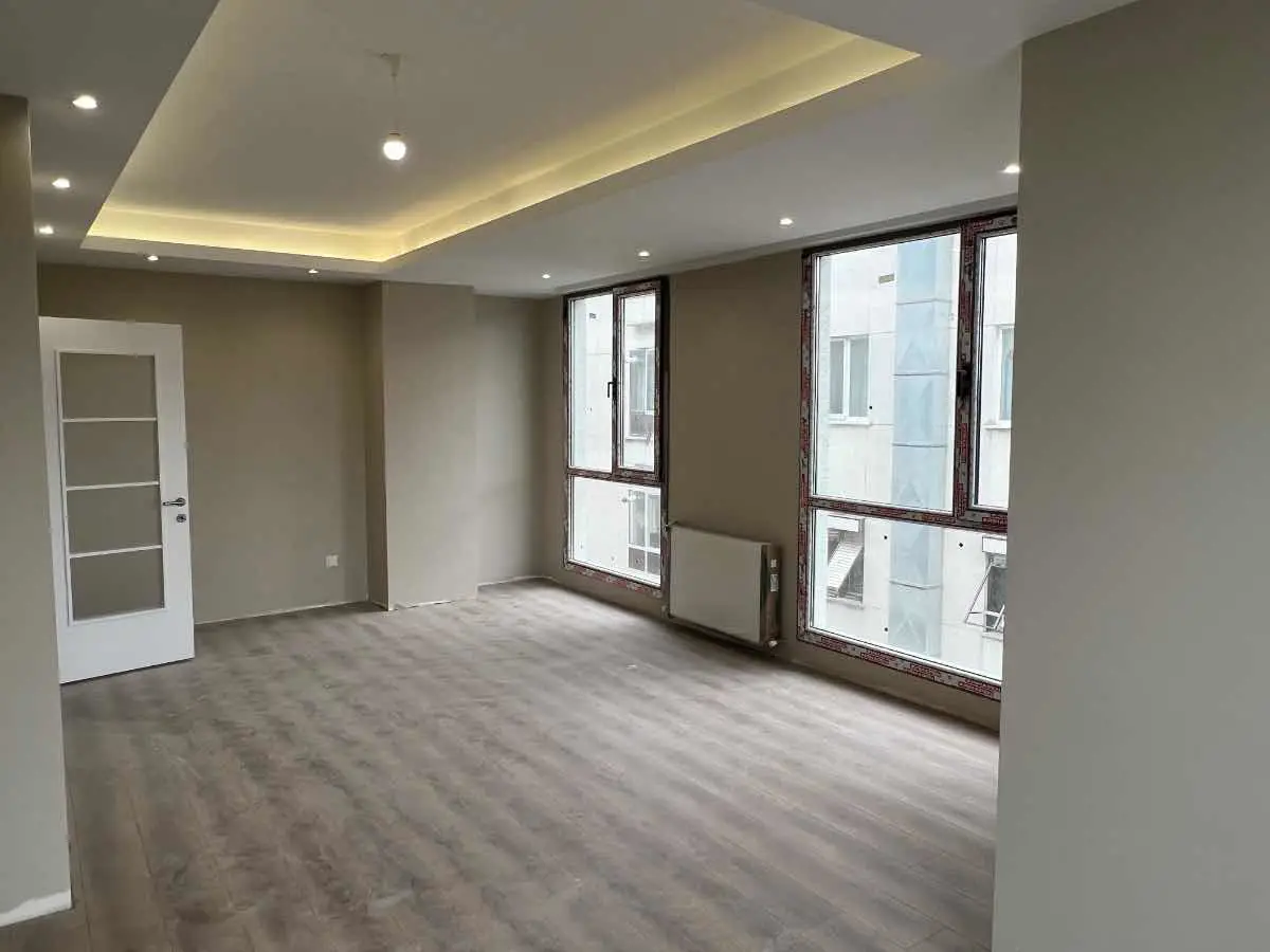 AVCILAR MERKEZİN MERKEZİN 'DE ARA KAT SATILIK SIFIR 2+1 DAİRE