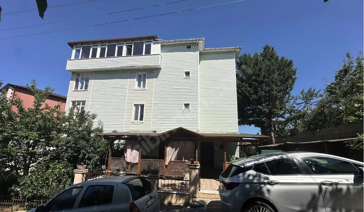 RE/MAX DREAM’DEN GÖLCÜK DONANMA MAHALLESİ’NDE DENİZ MANZARALI SATILIK 5+1 MÜSTAKİL VİLLA