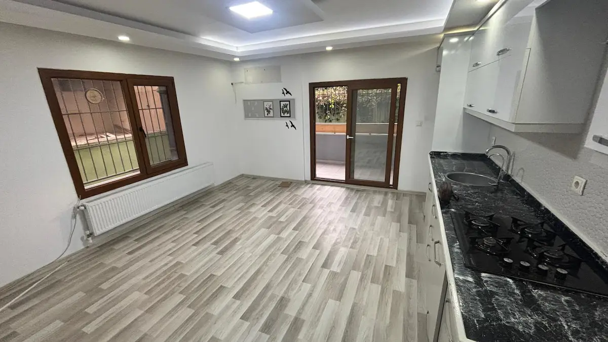 ALİAĞA YENİ MAH’DE 3+1 BAHÇE KATI, BALKON, KREDİYE UYGUN