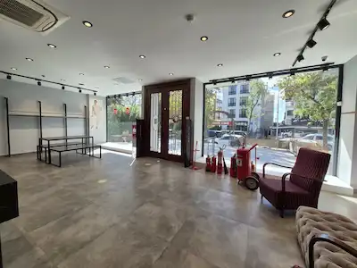 REMAX DİNAMİK'TEN 250M2+650 M2 DEPOLU MERKEZİ LOKASYONDA KİRALIK DÜKKAN