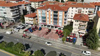 TABELA DEĞERİ YÜKSEK BULVAR CEPHELİ ASMA KATLI BODRUMLU 300 M2 SATILIK DÜKKAN