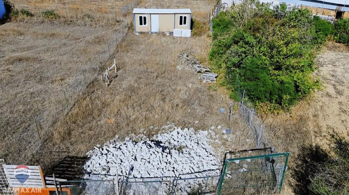 MOLLAFENARİ'DE 330 M2 İÇERİSİNDE KONTEYNER BULUNAN ARSA