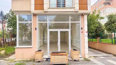 REMAX NAFİ'DEN PENDİK BAHÇELİEVLER OKULA HASTANEYE ULAŞIMA YAKIN KİRALIK DÜKKAN MAĞAZA