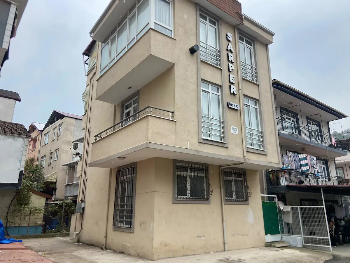 YENIŞEHIR'DE AMERIKAN MUTFAKLI KIRALIK 1+1 DAIRE