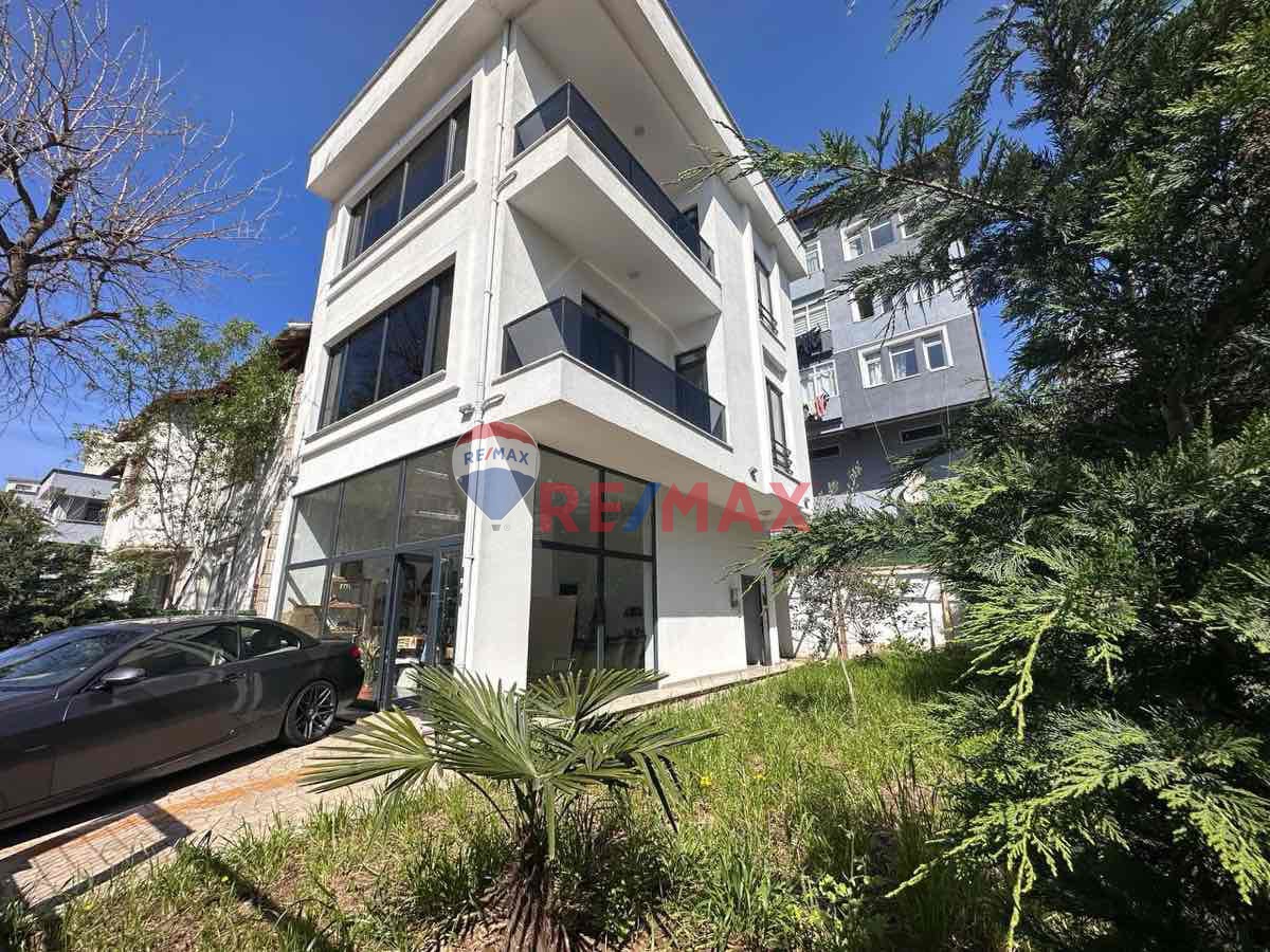 YATIRIM FIRSATI İZMİT TE SATILIK YENİ BİNA VE ARSASI