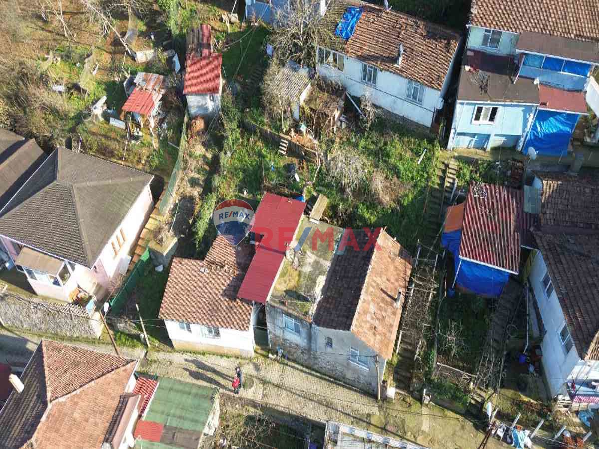 BEYKOZ AKBABA'DA MÜSTAKIL 305M² ARSA