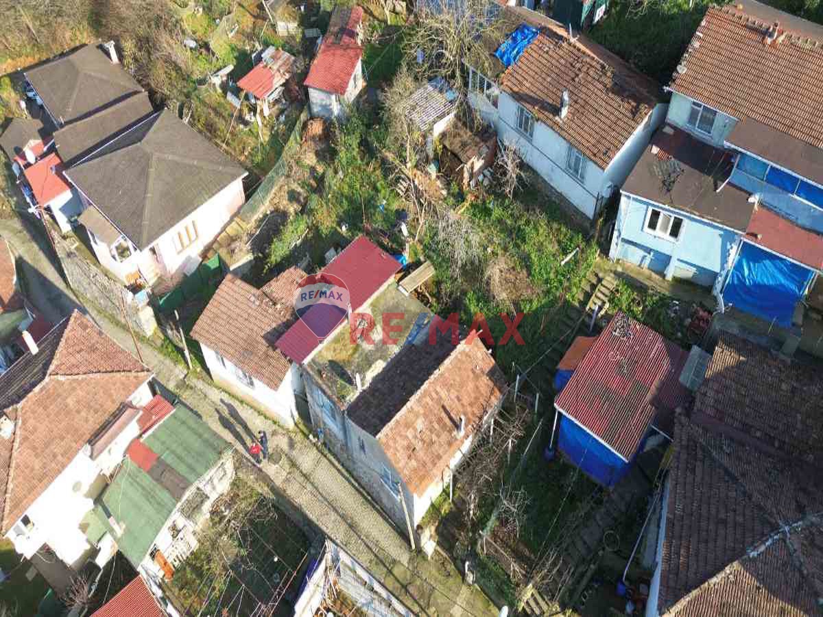 BEYKOZ AKBABA'DA MÜSTAKIL 305M² ARSA