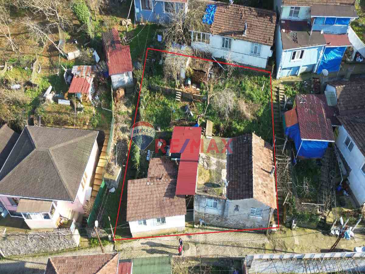 BEYKOZ AKBABA'DA MÜSTAKIL 305M² ARSA