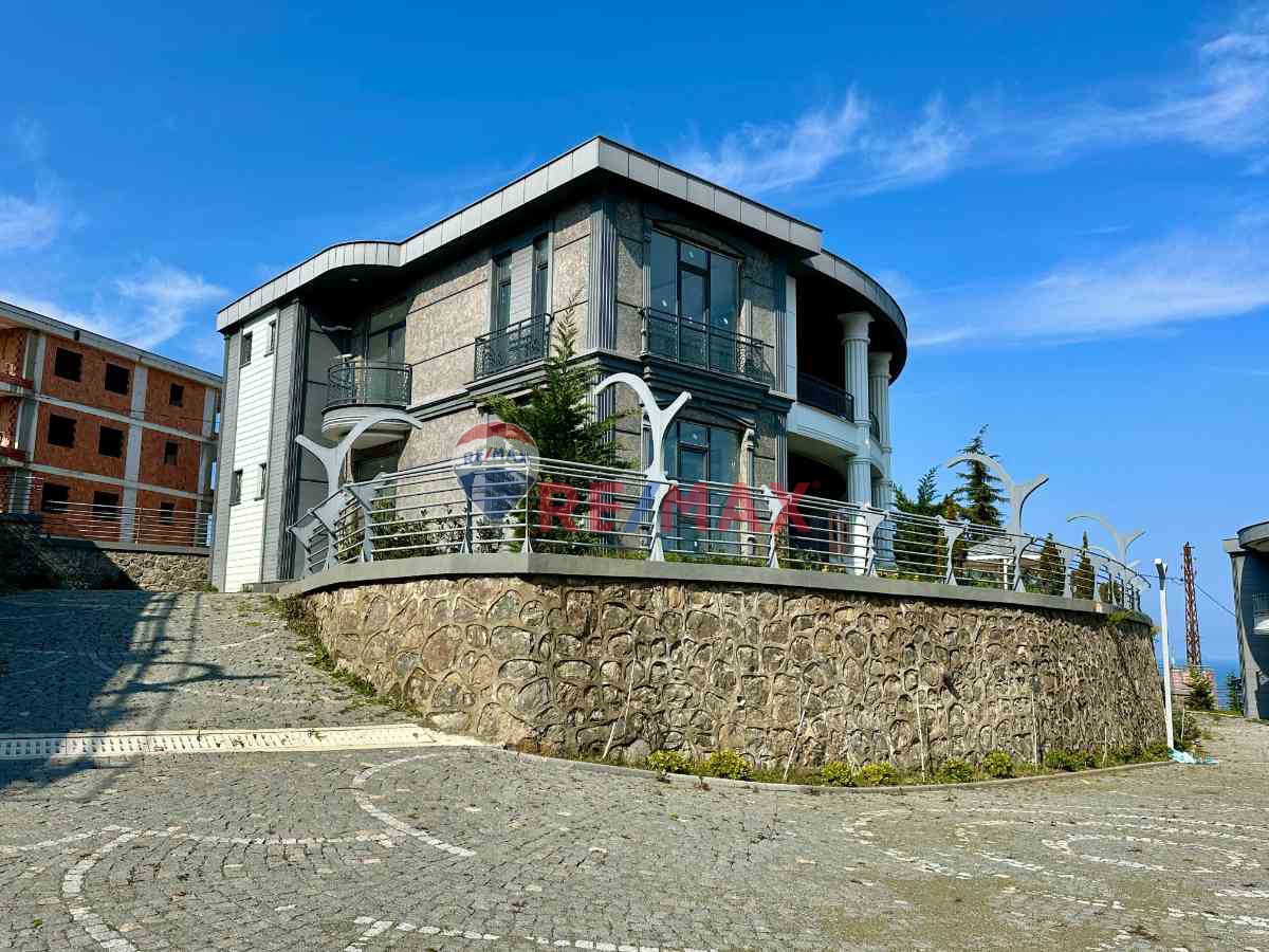 YALINCAK DA 7+1 SATILIK SIFIR TRİPLEKS VİLLA