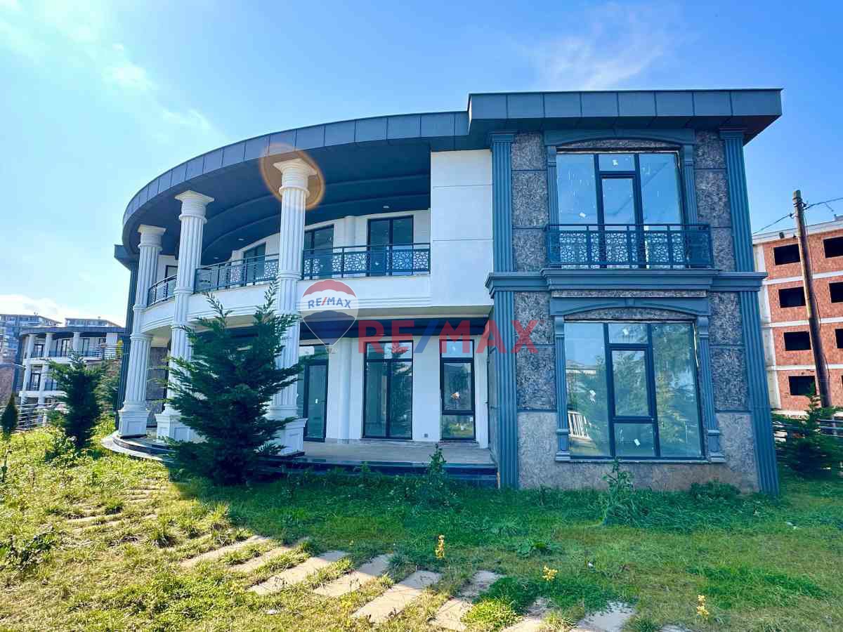 YALINCAK DA 7+1 SATILIK SIFIR TRİPLEKS VİLLA