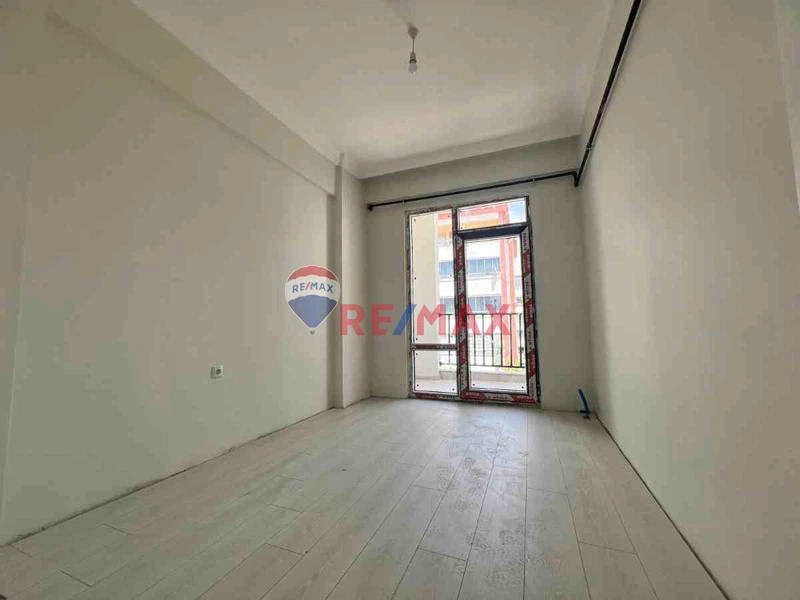 REMAX DOĞU SÜRSÜRÜ ANA CADDE YAKINI SATILIK SIFIR 1+1 DAİRE