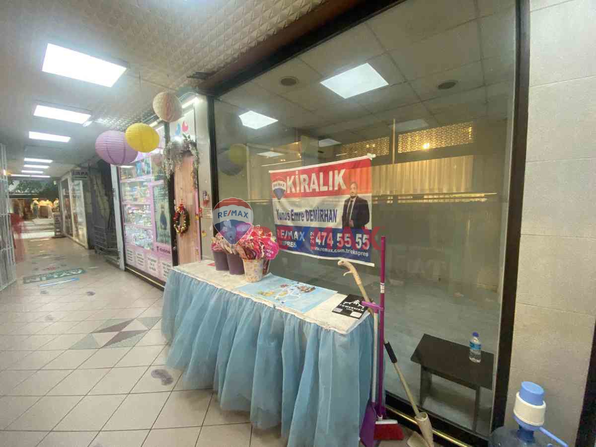YUNUS EMRE DEMİRHAN' DAN BAKIRKÖY MEYDANDA (PASAJ İÇI) KİRALIK