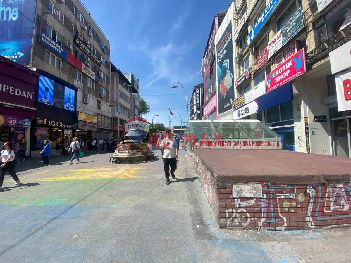 YUNUS EMRE DEMİRHAN' DAN BAKIRKÖY MEYDANDA (PASAJ İÇI) KİRALIK