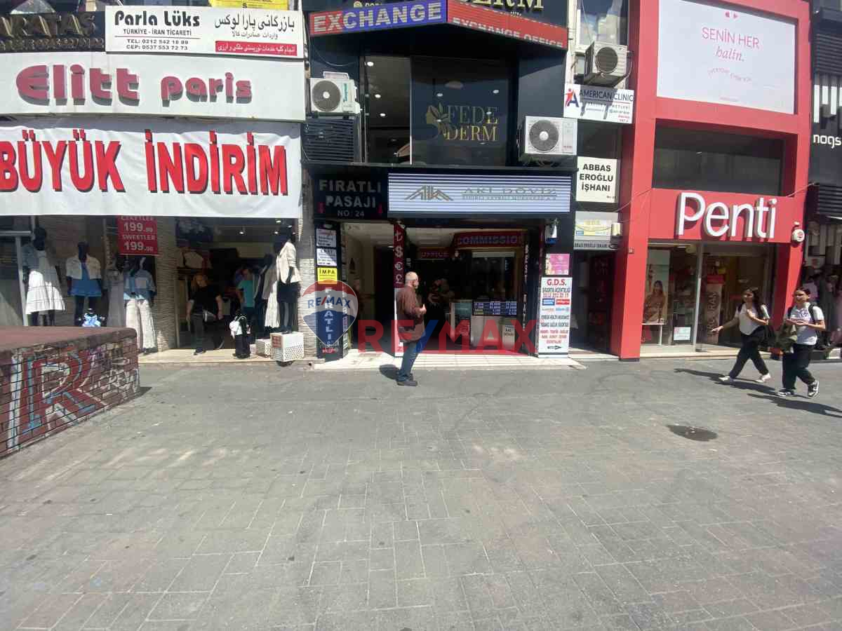 YUNUS EMRE DEMİRHAN' DAN BAKIRKÖY MEYDANDA (PASAJ İÇI) KİRALIK