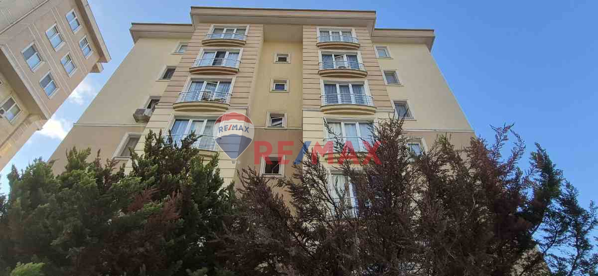 KÜÇÜKBAKKALKÖY’DE METROYA YAKIN, MERKEZI KONUMDA 2+1 FERAH DAIRE 