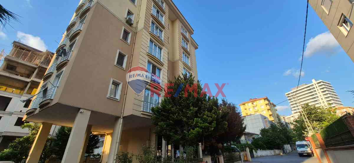 KÜÇÜKBAKKALKÖY’DE METROYA YAKIN, MERKEZI KONUMDA 2+1 FERAH DAIRE 