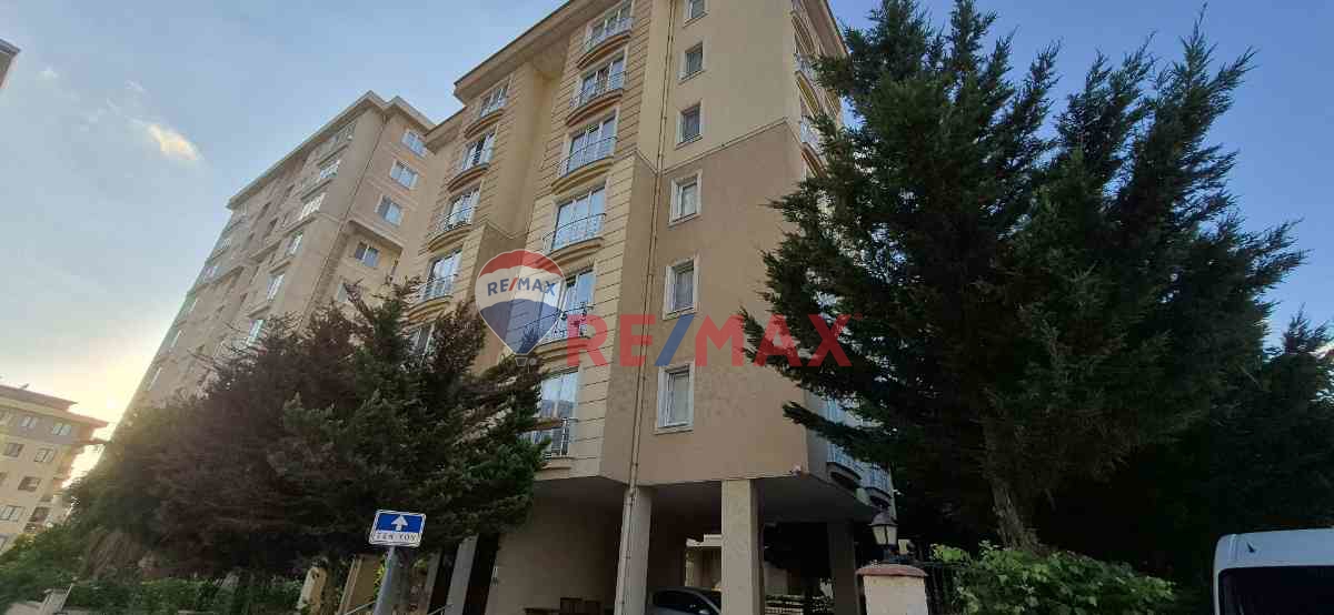 KÜÇÜKBAKKALKÖY’DE METROYA YAKIN, MERKEZI KONUMDA 2+1 FERAH DAIRE 