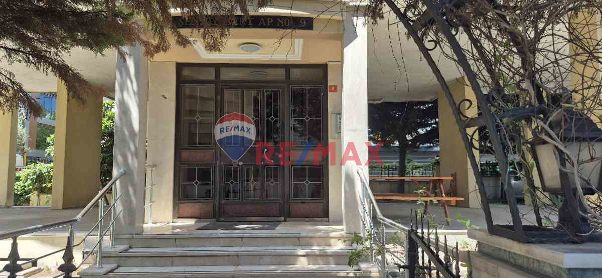 KÜÇÜKBAKKALKÖY’DE METROYA YAKIN, MERKEZI KONUMDA 2+1 FERAH DAIRE 