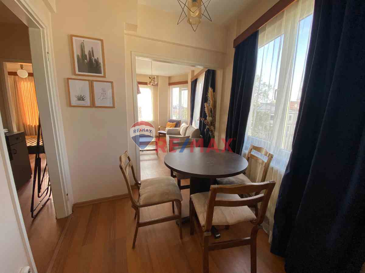 MODA'DA ORTAK TERASLI DENİZ MANZARALI 2+1 EŞYALI DAİRE