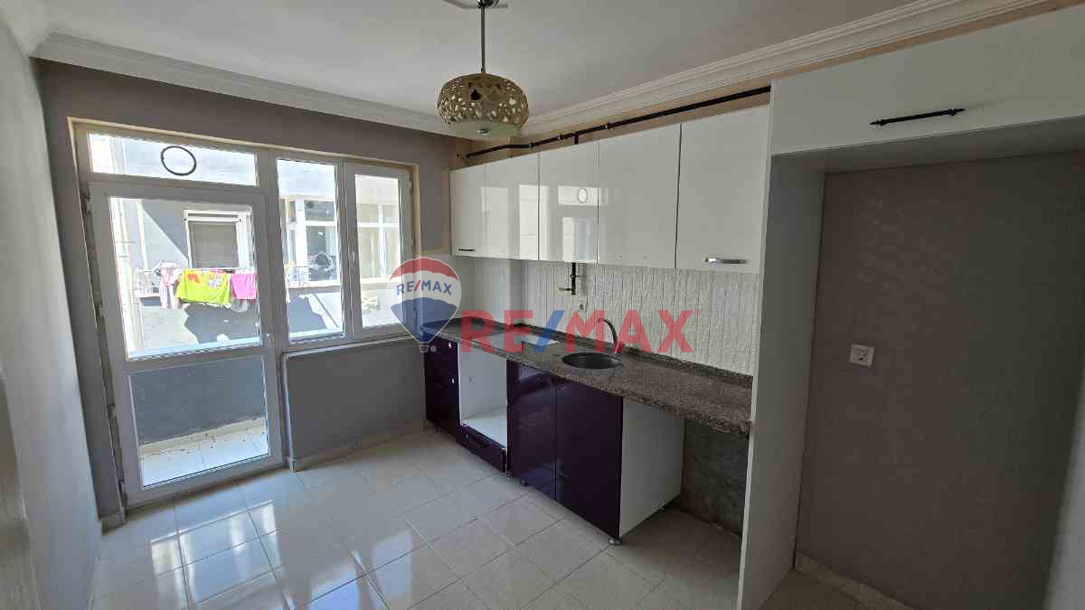 LÜLEBURGAZ BARIŞ MAHALLESİNDE SATILIK 2+1 DAİRE