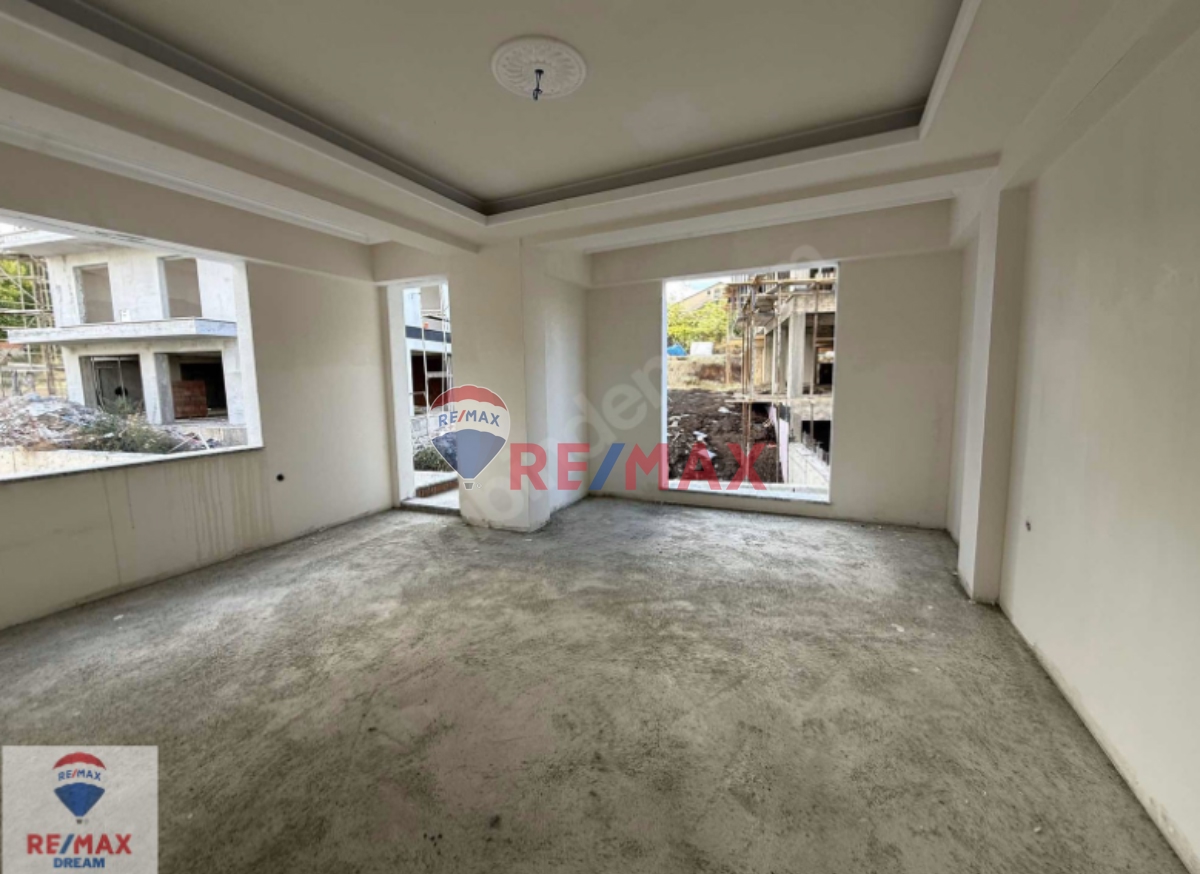 RE/MAX DREAMDEN BAŞİSKELE FATİH MAH. SATILIK 2+1 ARA KAT DAİRE