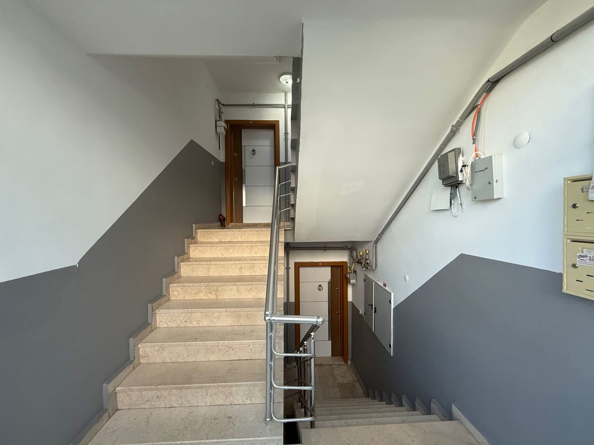 İZMİT KURUÇEŞME EFDAL LOCA SİTESİ 5+1 SATILIK DAİRE