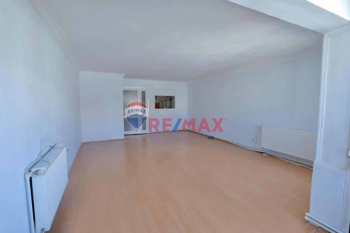 İZMİR POLİGON’DA 3+1 KİRALIK DAİRE – İNÖNÜ CADDESİ ÜZERİ, METRO VE SAHİLE YÜRÜYÜŞ MESAFESİNDE