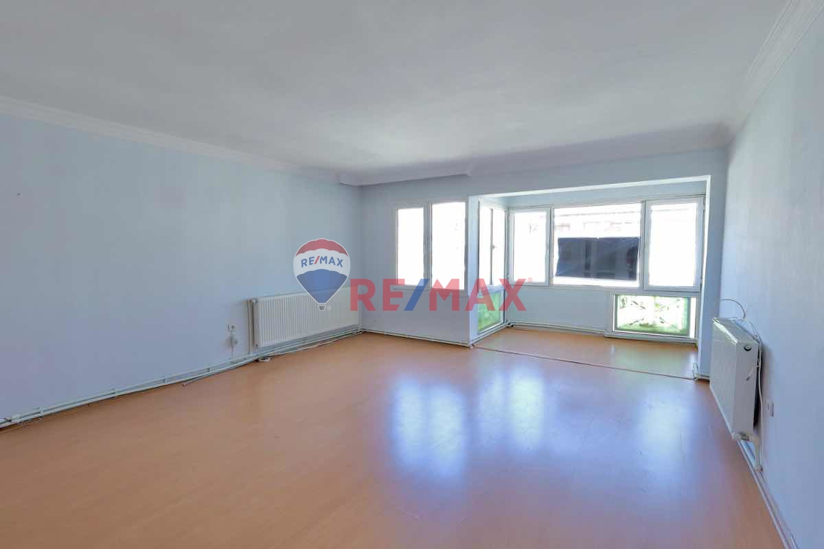 İZMİR POLİGON’DA 3+1 KİRALIK DAİRE – İNÖNÜ CADDESİ ÜZERİ, METRO VE SAHİLE YÜRÜYÜŞ MESAFESİNDE