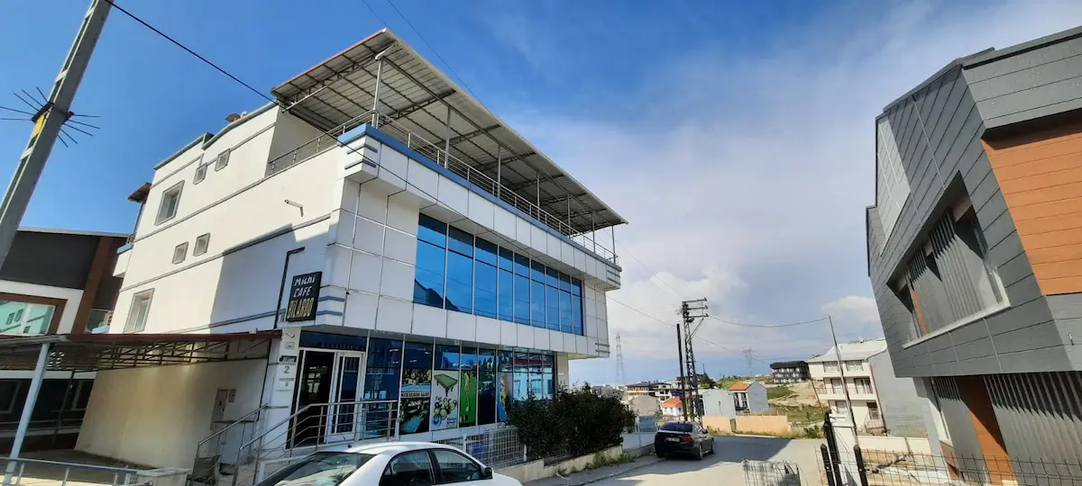 ÇANKAYA YAŞAMKENT MERKEZİNDE KOMPLE KİRALIK 545 M2 İŞYERİ