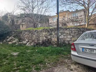 SAFRANBOLU AKÖREN KÖYÜ MERKEZDE SATILIK 298 M2 BAHÇE