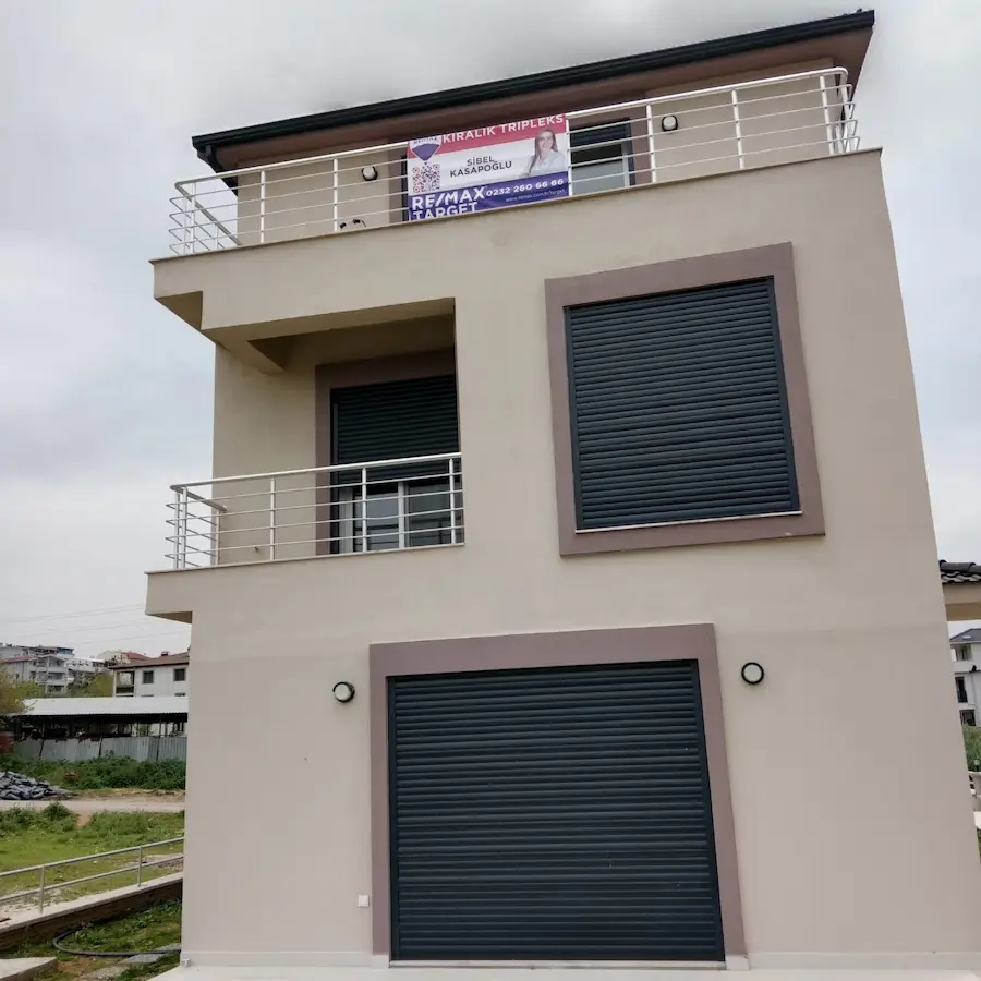 URLA İÇMELER’DE DENIZ HAVASINDA YAŞAM VE KONFORLU VILLA