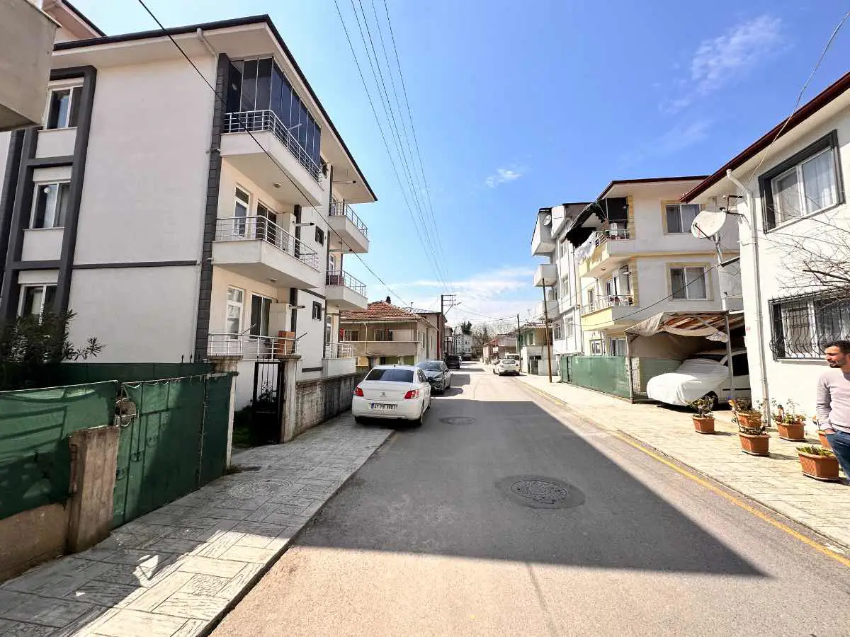 REMAX ŞABAN KARAKAŞTAN MİTHATPAŞA DA KİRALIK EŞYALI 1+1