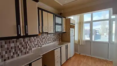 RE/MAX LACİVERT'TEN A.GAZİ'DE SATILIK 2+1 DAİRE 