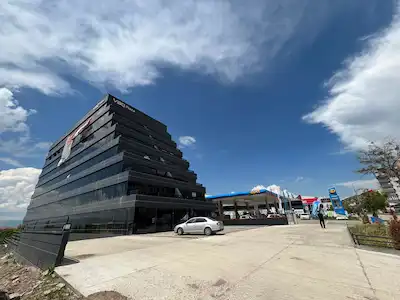 REMAX ARTIS'DEN VOQ PLAZADA SATILIK 1+0 OFIS