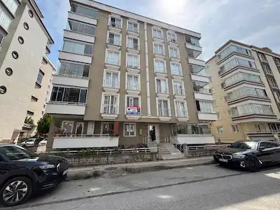 REMAX YASİR | ATAKUM ÖMÜREVLERİ ARA KAT SATILIK 3+1
