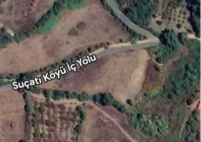 REMAX DESİGN GEYVE SUÇATI MAHALLESİ İMARLI ARSA